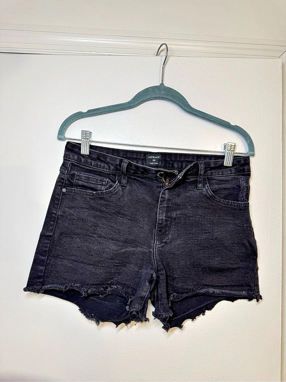 Just Black Denim Washed Black Frayed Cutoff Shorts – Size 29